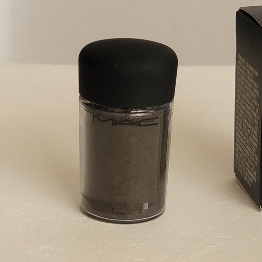 MAC The Family Crest Pigment